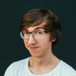Porträtaufnahme von Christopher De La Garza.